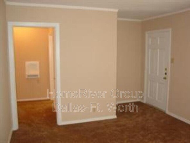 Building Photo - 7901 Rosemont Rd