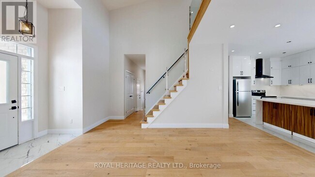 Photo du bâtiment - 53 Meadows End Cres