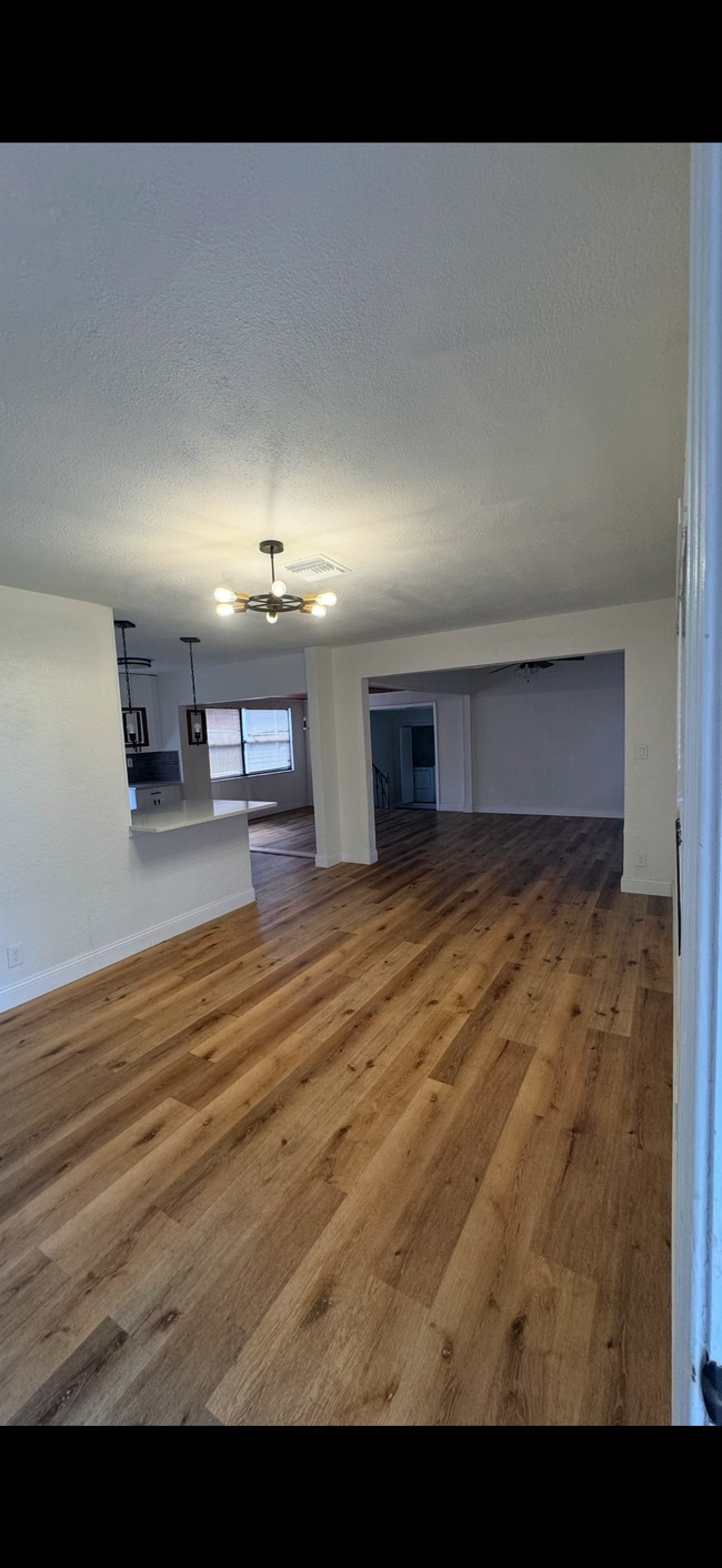 Building Photo - 4594 10th Ave N