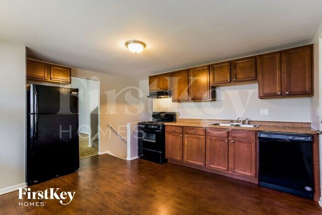 Foto del edificio - 7022 Lowell Dr