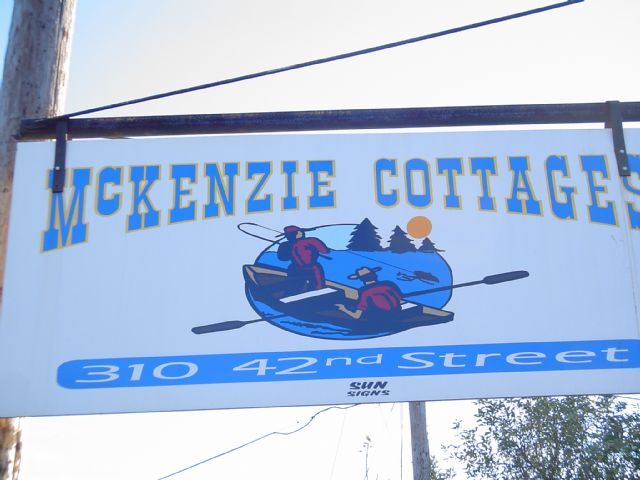 Foto del edificio - Mid-Springfield apartment w/garage and w/s/g/e paid