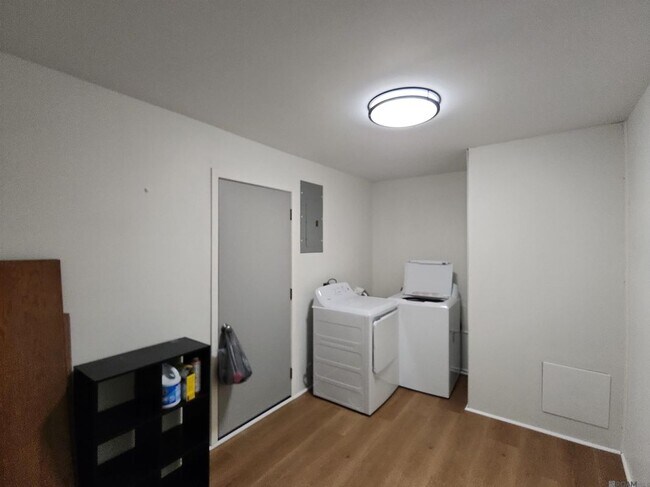 Foto del edificio - 2257 Silverest Ave
