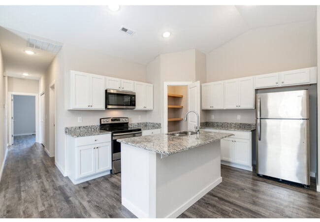 Building Photo - 602 E. Martens Ct.