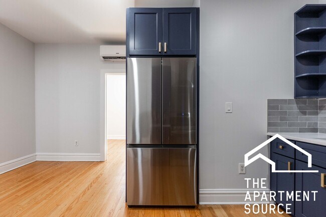 Building Photo - 533 W Wrightwood Ave