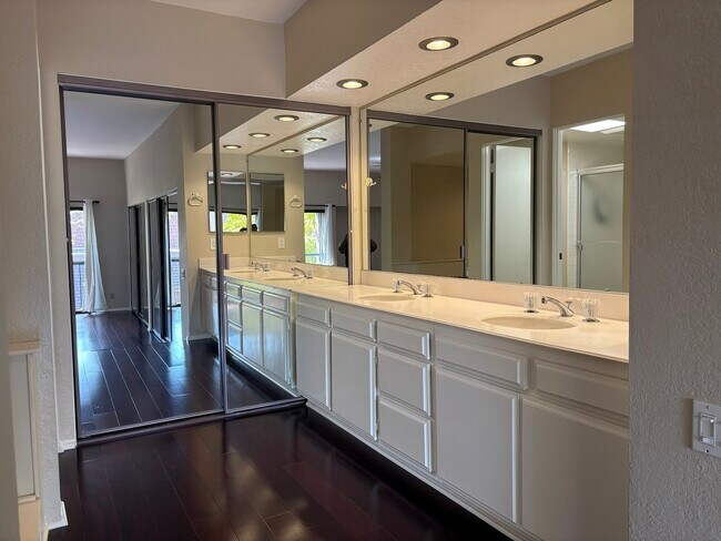 Foto del edificio - 4541 Alla Rd