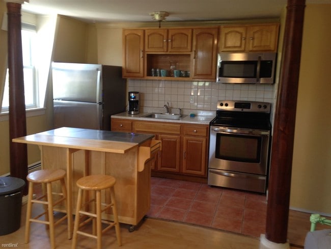 Building Photo - 1 br, 1 bath Apartment - 108 Fairview Ave