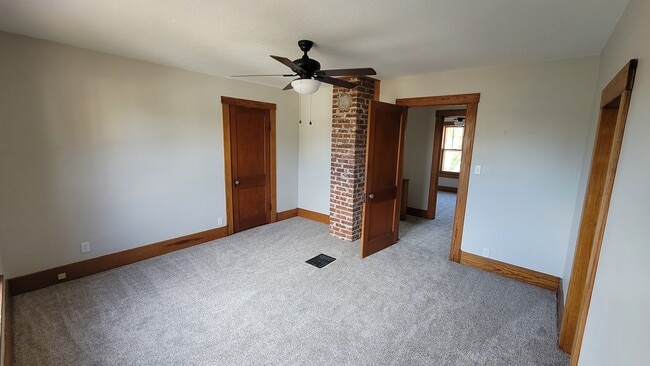 Building Photo - 503 S Bismark St