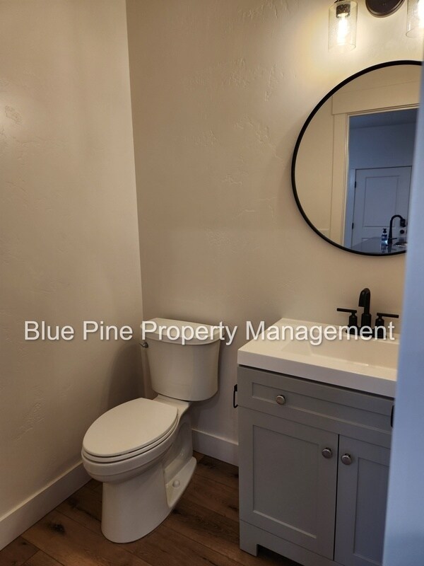 Foto del edificio - 1664 S Higbee Ave