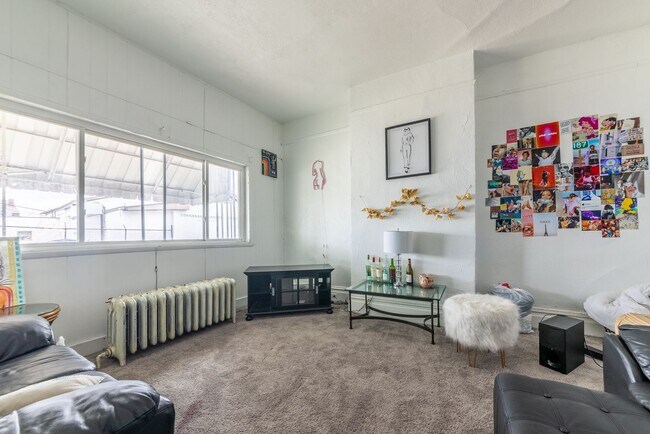 Foto del edificio - AVAILABLE AUGUST 2024 - Huge UPDATED 5 Bed...