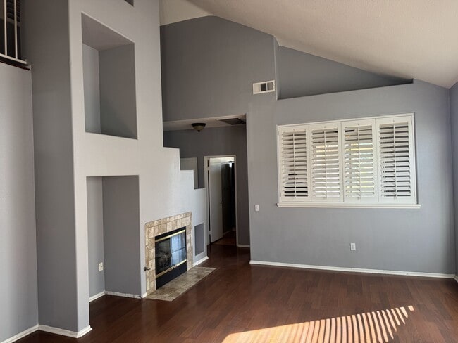 Foto del edificio - 5962 Turnberry Dr