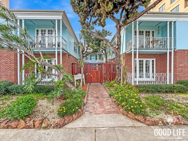 Foto del edificio - Beautiful 2BD/1BA Condo Located in Hillcrest! W/ Laundry On-Site and Across The Street From Balbo...