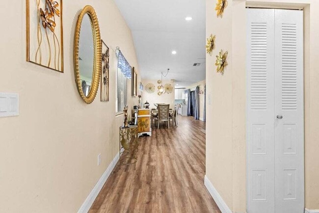 Foto del edificio - 2363 NW 13th Ct