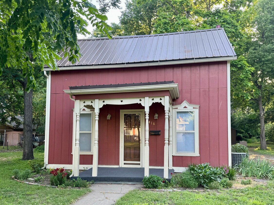 Primary Photo - 418 S 3rd St