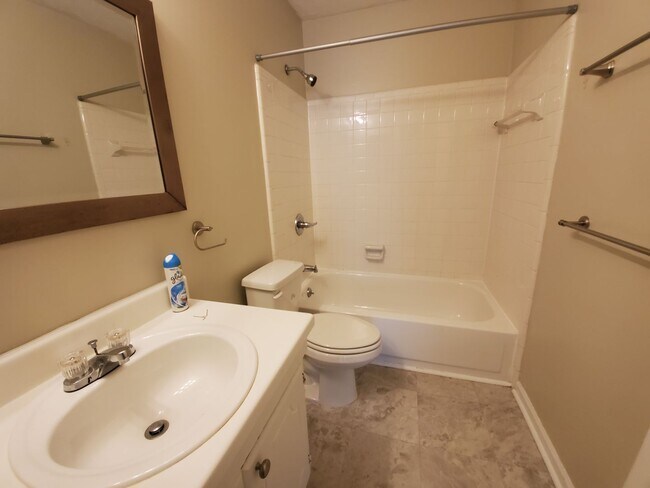 Building Photo - 6400 Hollyhock Ct