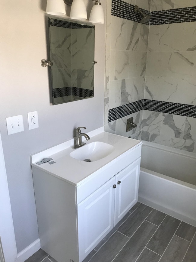 Foto del edificio - 815 Broadway Blvd