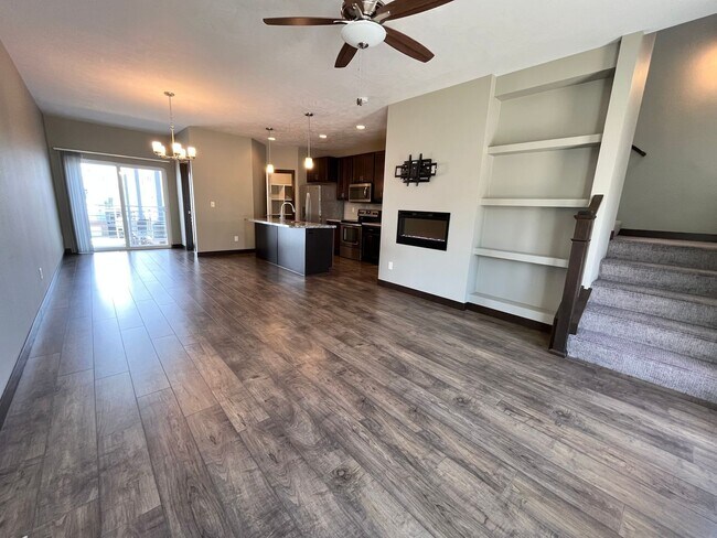 Foto del edificio - 3 Bed/2.5 Bath Townhome in Downtown Sioux Falls!!