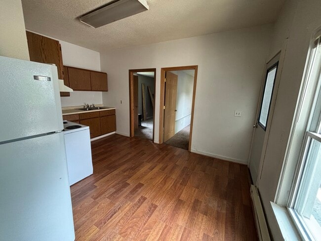 Building Photo - 539 Chippewa St