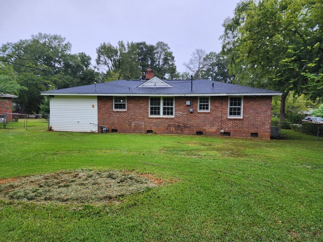 Building Photo - 1949 Haviland Cir