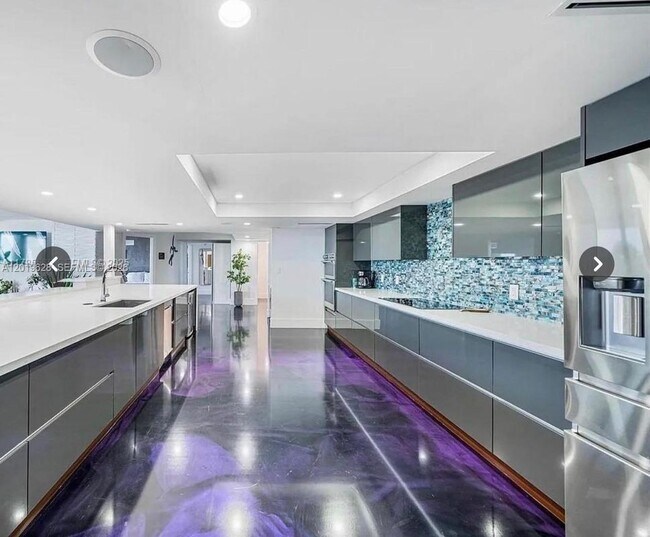 Foto del edificio - 1717 N Bayshore Dr