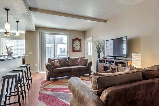 Building Photo - 606 W S Temple St