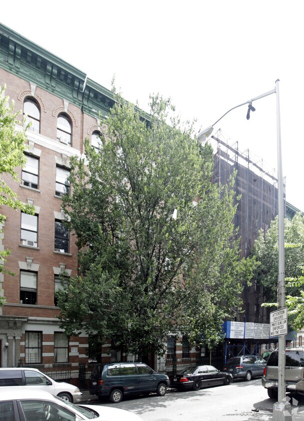 Foto del edificio - 471 E 140th St