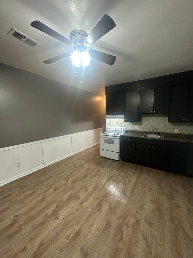 Foto del edificio - 217 N Carys Ln