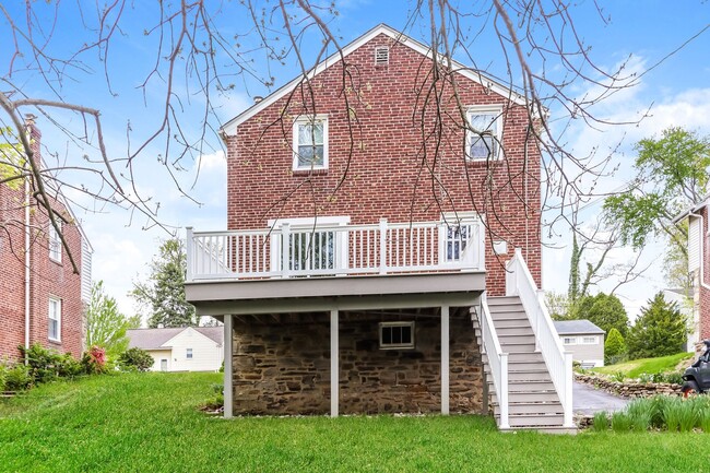 Building Photo - Charming 3-Bedroom Colonial in Glenside