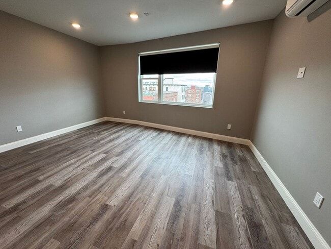 Building Photo - 207 Shirley Ave