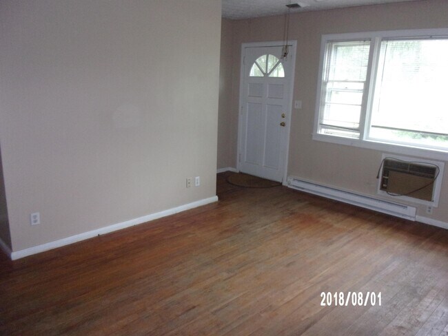 Foto del edificio - 799 McCauley Rd