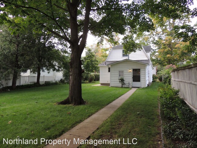 Building Photo - 3 br, 2 bath House - 606 West Tenth Street