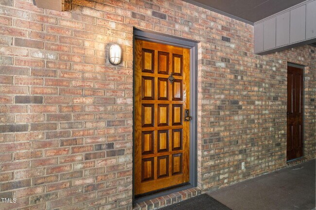 Foto del edificio - 100 Laurel Hill Cir