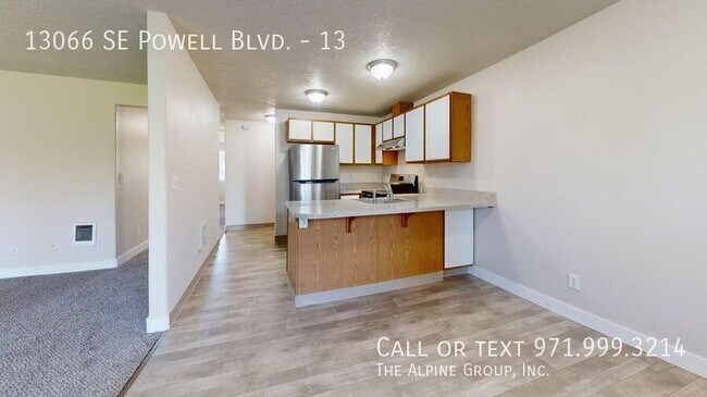 Foto del edificio - 13066 SE Powell Blvd
