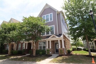 Building Photo - 556 Balsam Fir Dr