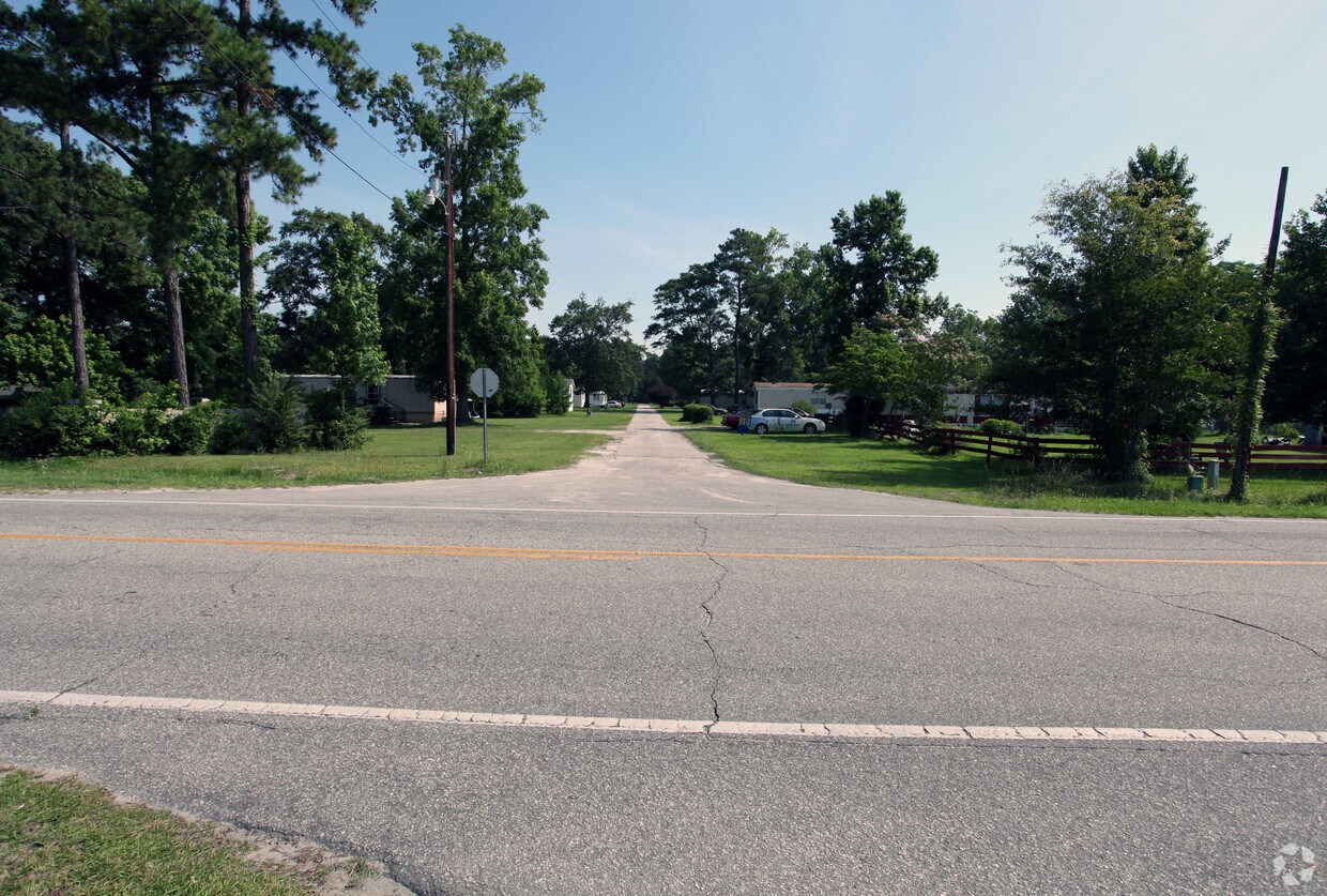 Foto del edificio - 1120 Village Rd NE