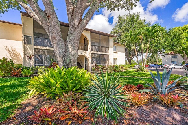 Foto del edificio - 103 Lake Pine Cir