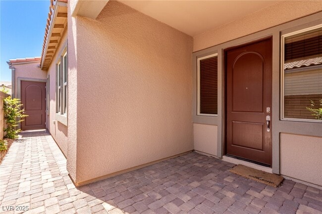 Building Photo - 298 Nine Mile Creek Dr