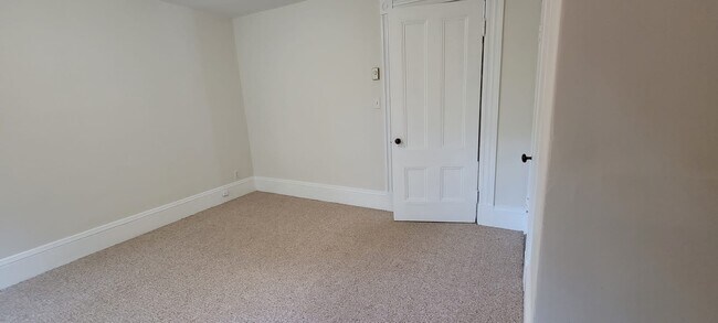 bedroom with large closet - 30 A Bowdoin St