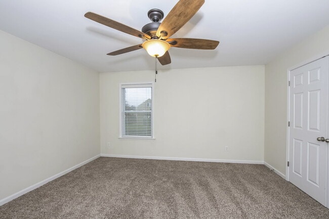 Building Photo - 14416 Lake Crossing Dr
