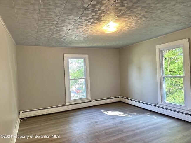 Foto del edificio - 1432 Layton Rd