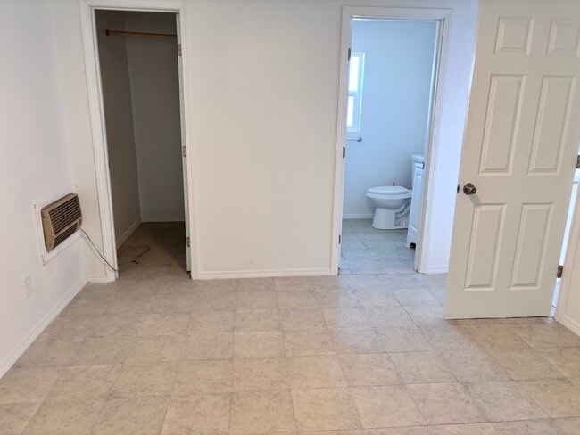 Dormitorio - 6356 Morongo Rd