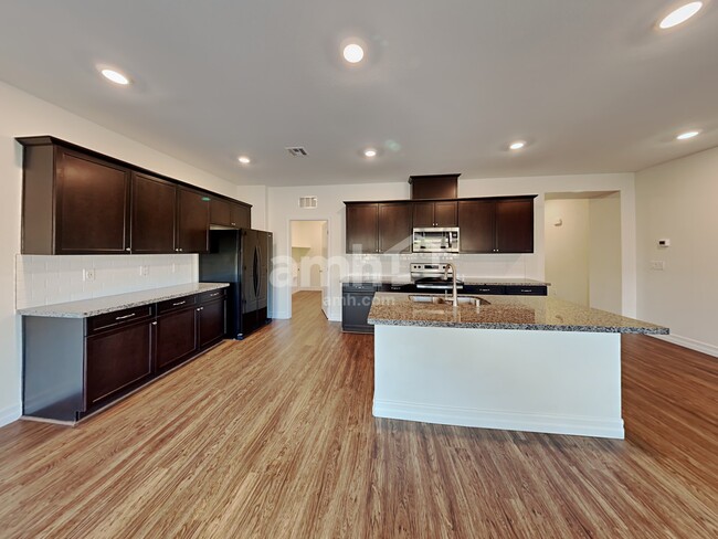 Building Photo - 937 Nero Avenue