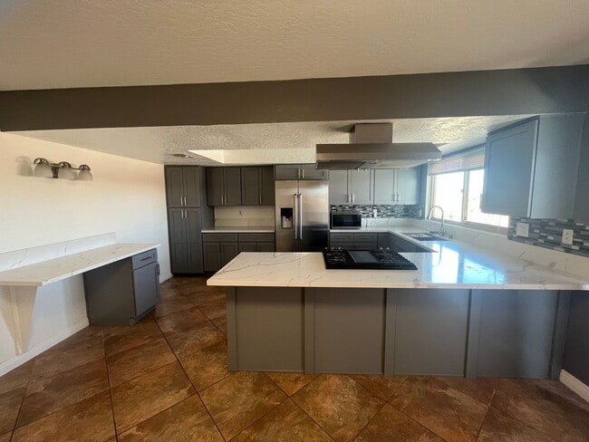 Building Photo - Beautiful Home available now