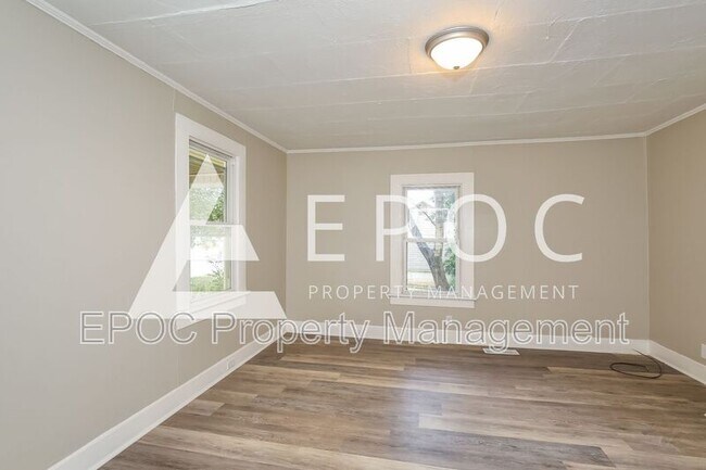 Building Photo - 2046 Urban St