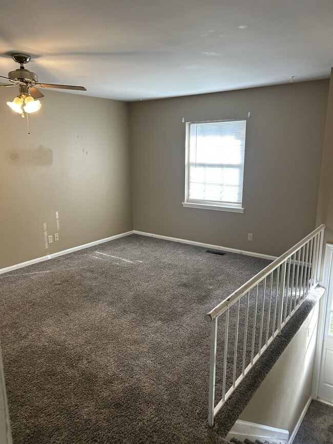 Foto del edificio - 2117 Ridge Rd