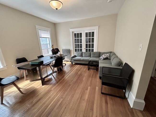 Building Photo - 303 Tappan St