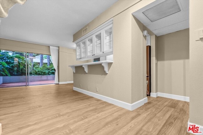 Foto del edificio - 1131 Alta Loma Rd