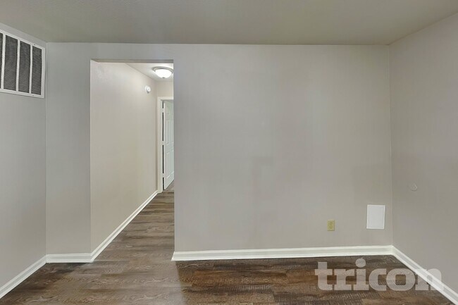 Building Photo - 2336 Blackthorn Dr