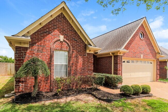 Building Photo - 436 Bruins Trce