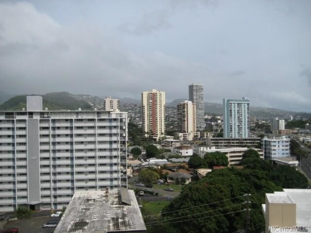 Building Photo - 2474 Kapiolani Blvd