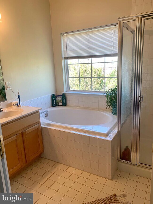 Building Photo - 11564 Cavalier Landing Ct